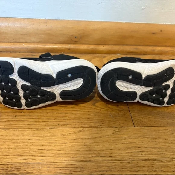 Under Armour Assert Toddler Size 11 Child Sneakers Black White Shoes - Picture 3 of 4